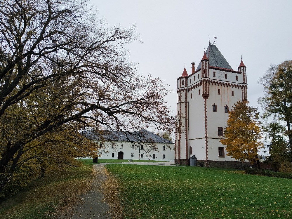Hradec nad Moravicí - ze zámku na Bezručovu vyhlídku 