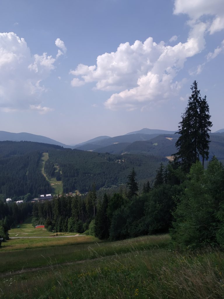 Pašerácká a Medvědí stezka u Bílé v Beskydech